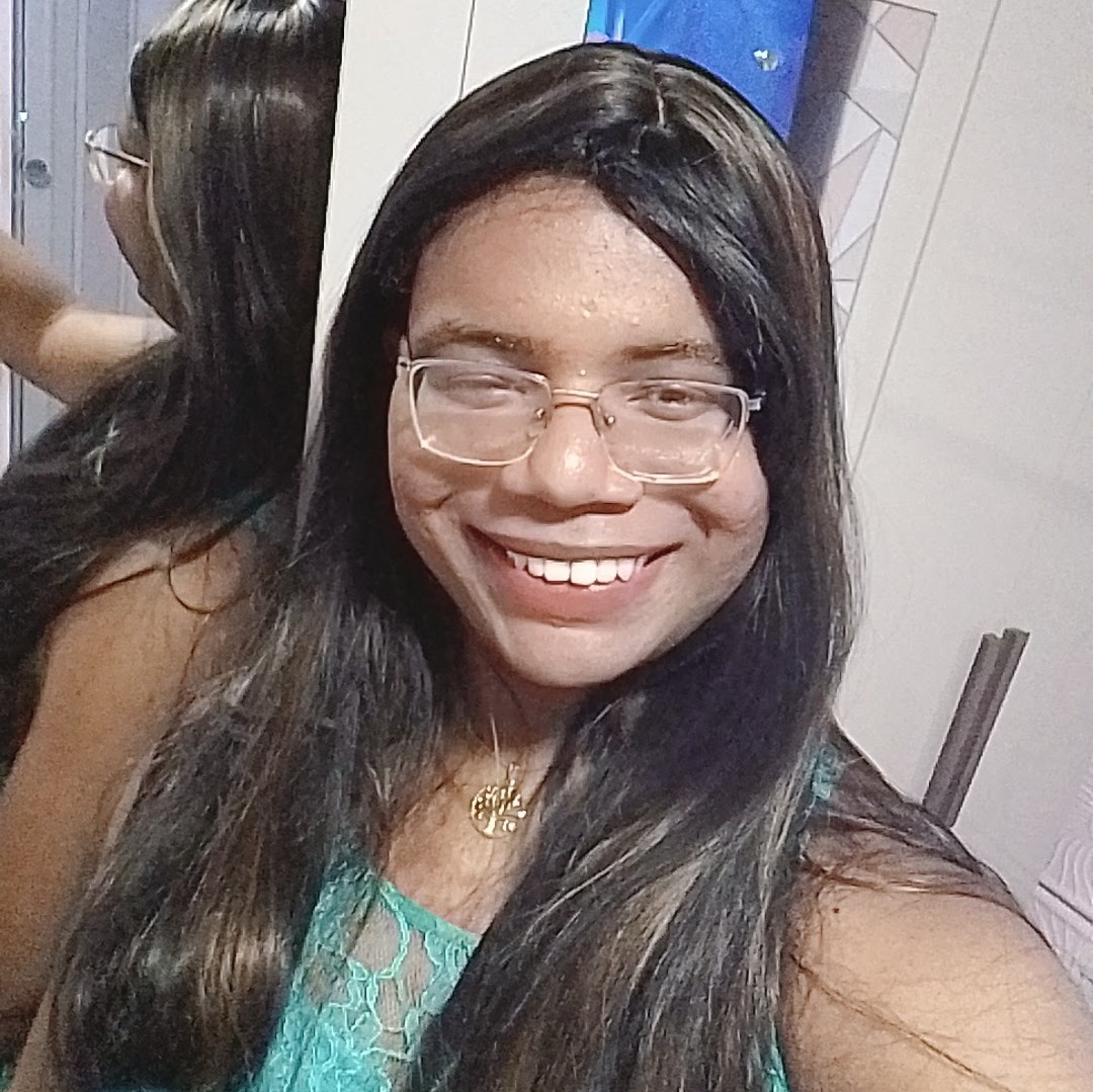 Foto de Lorena Domingos sorrindo